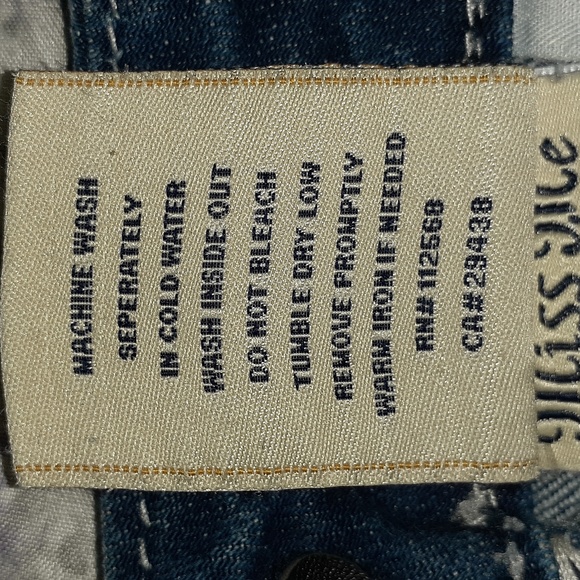 EUC MISS ME Size 28 Straight Blue Jeans - Picture 9 of 15